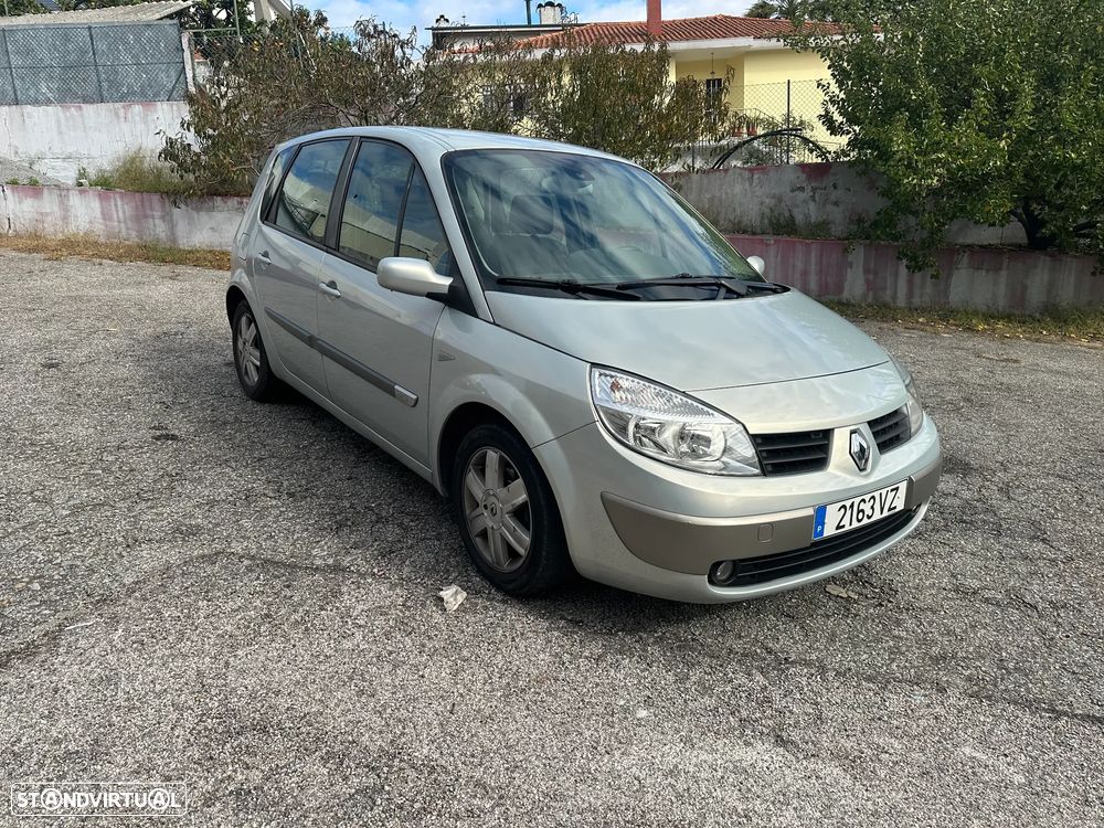 Renault Scénic 1.5 dCi Confort Privilége - 11