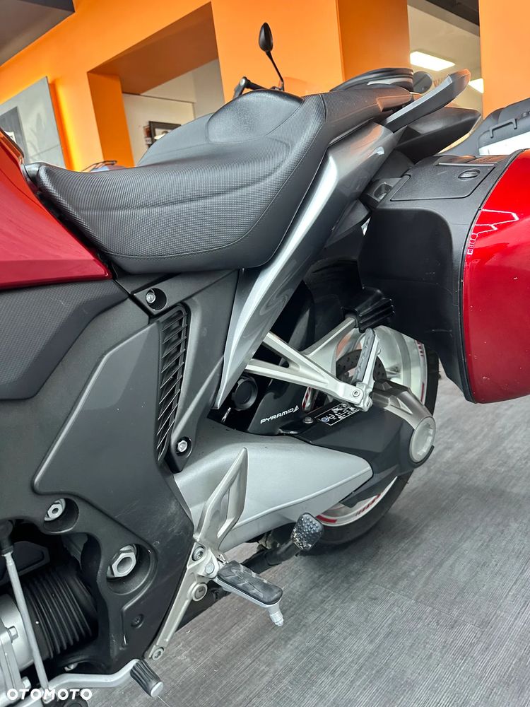 Honda VFR - 11