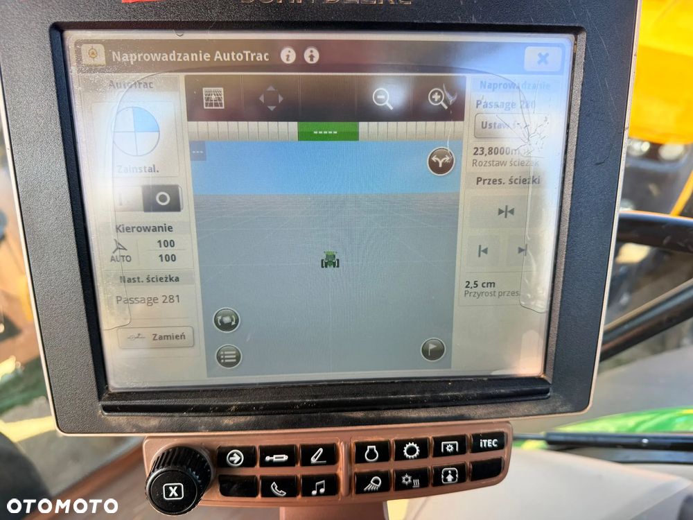 John Deere 6215R - 27