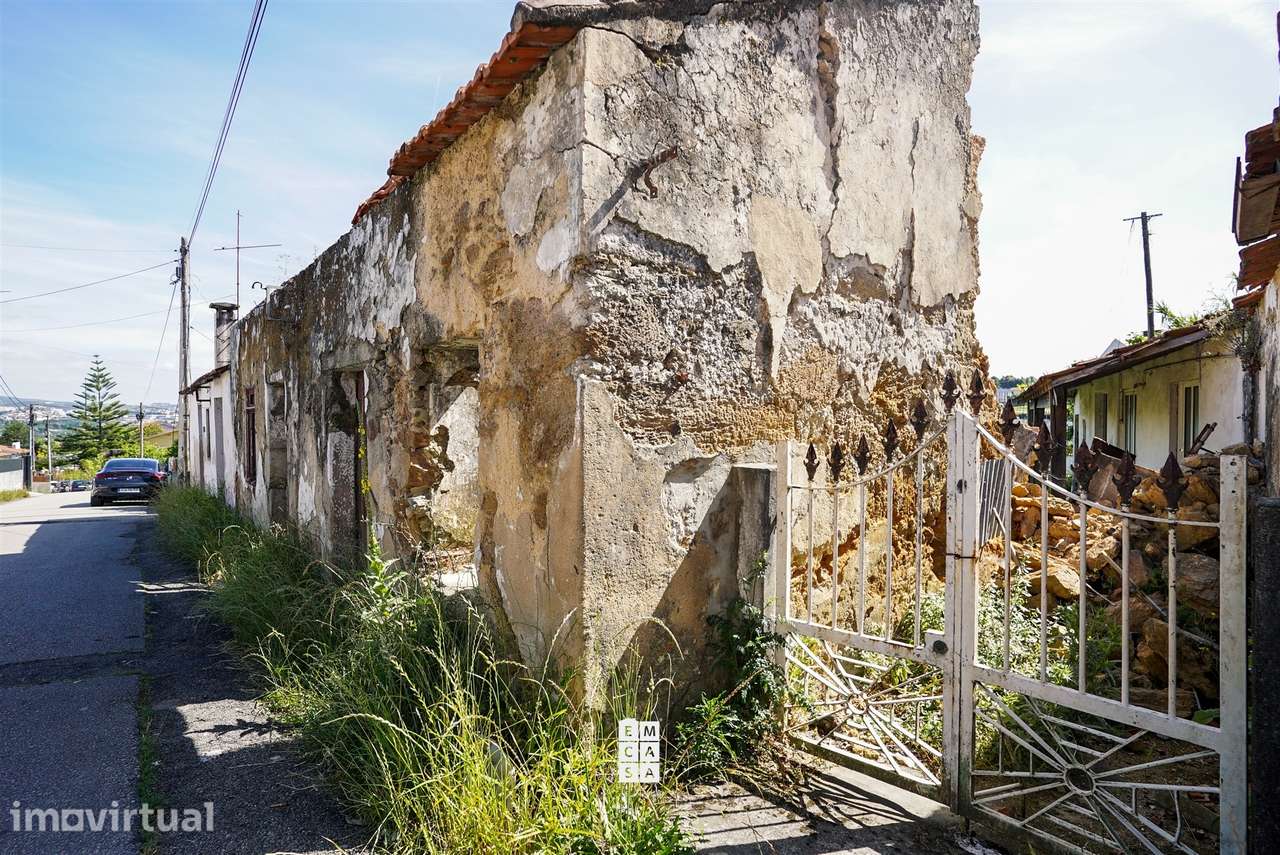 Moradia Devoluta T2 Venda em Vila de Cucujães,Oliveira de Azeméis - Grande imagem: 3/17