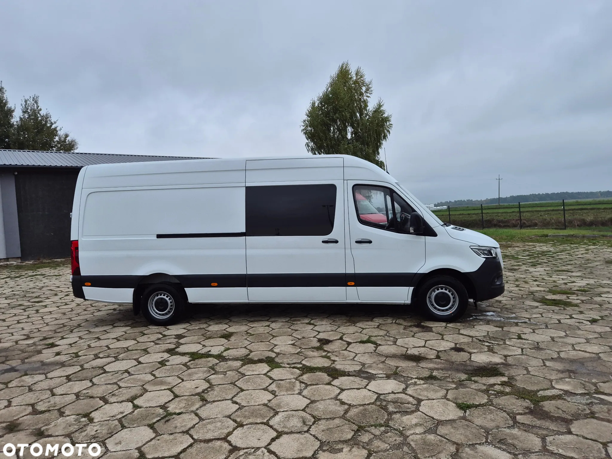 Mercedes-Benz Sprinter - 13