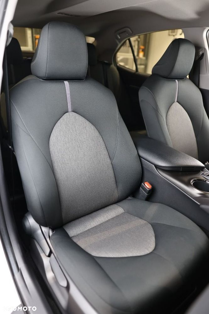 Toyota Camry - 16