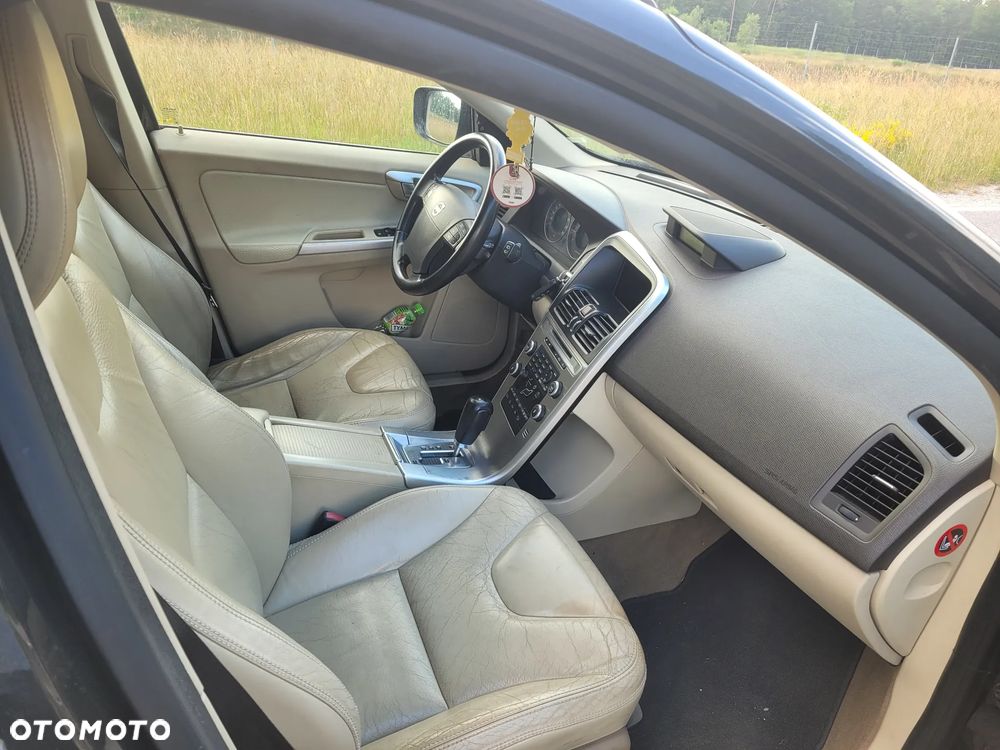 Volvo XC 60 2.4D AWD Momentum - 7