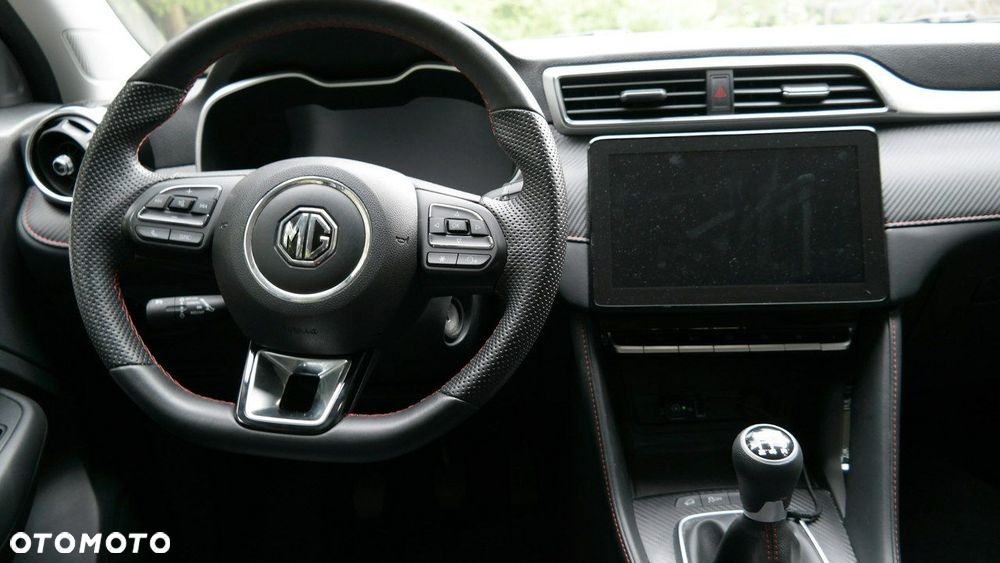 MG ZS - 18