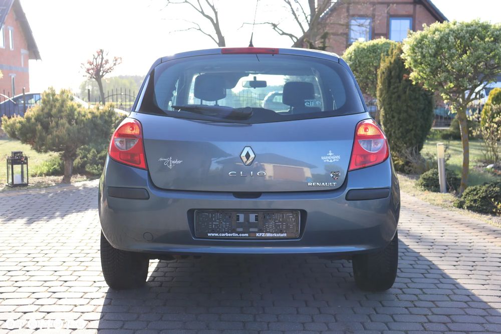 Renault Clio - 28