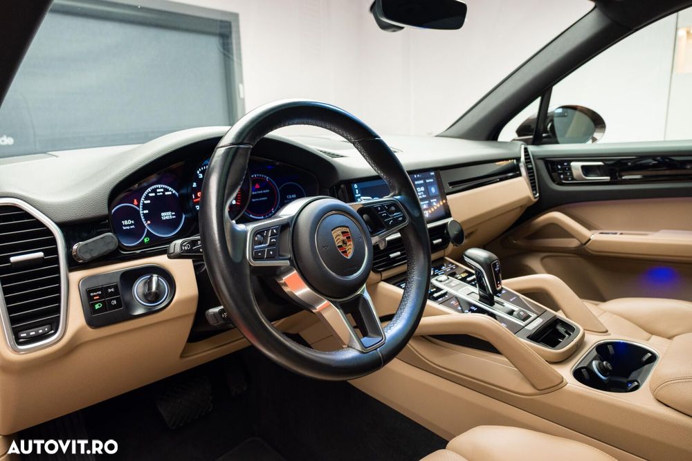 Porsche Cayenne - 7