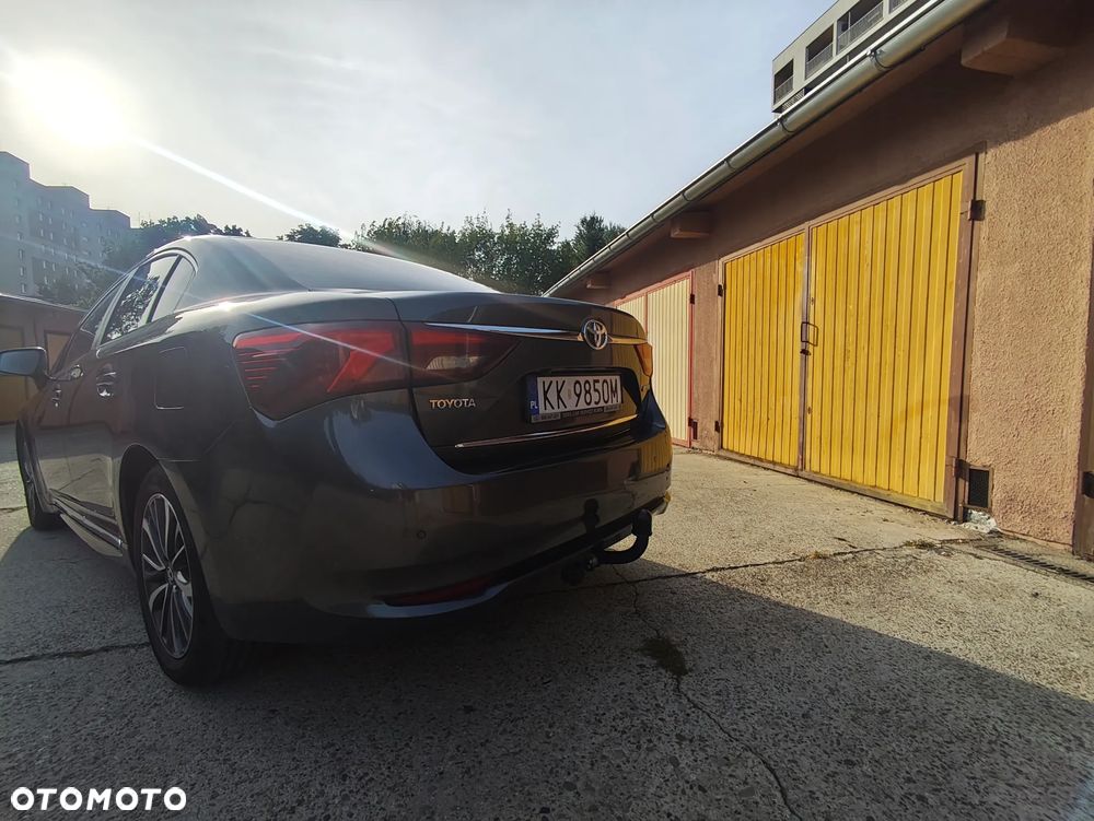 Toyota Avensis 2.0 Prestige MS - 19