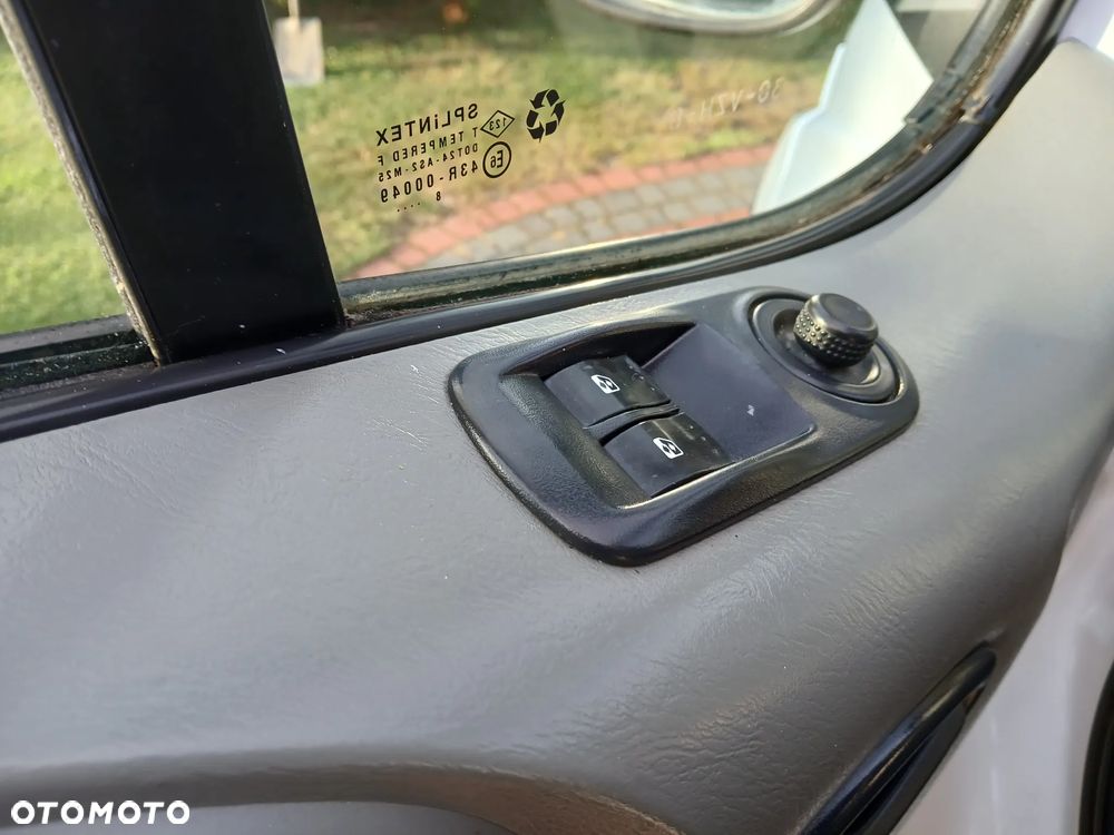 Opel VIVARO - 14