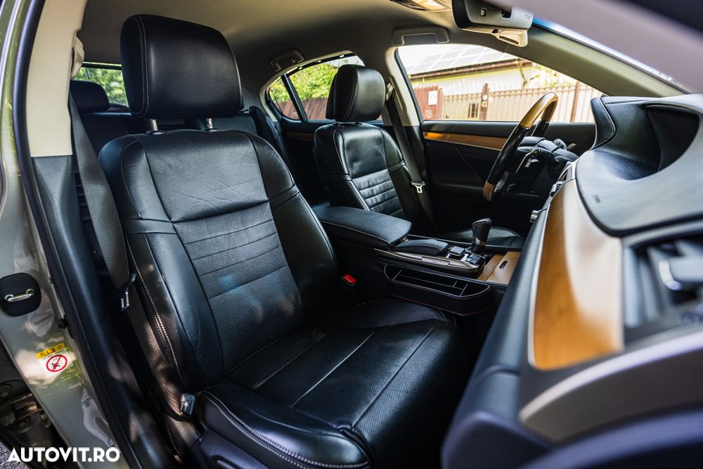 Lexus Seria GS 450h - 12