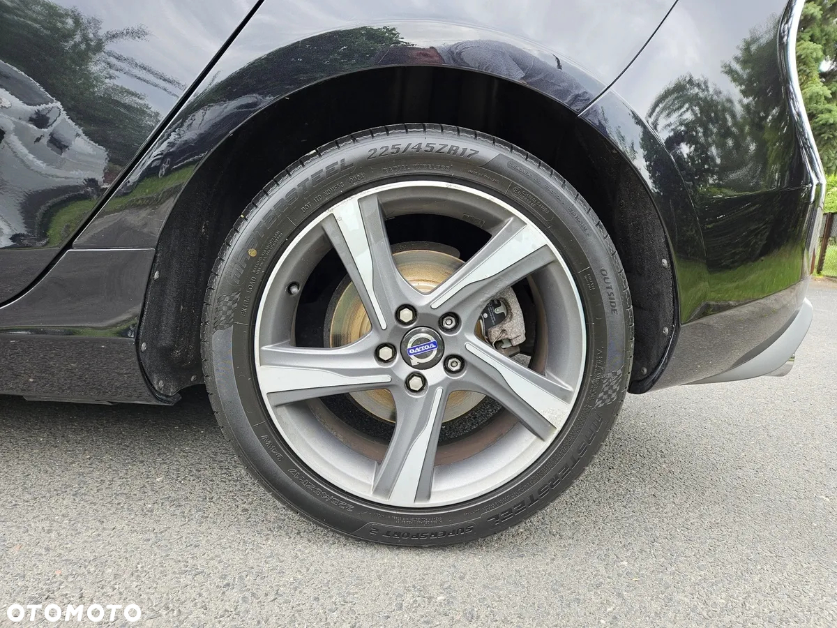 Volvo V40 D2 R-Design - 20