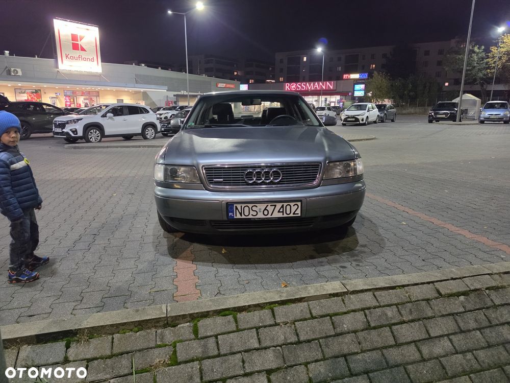 Audi A8 - 4