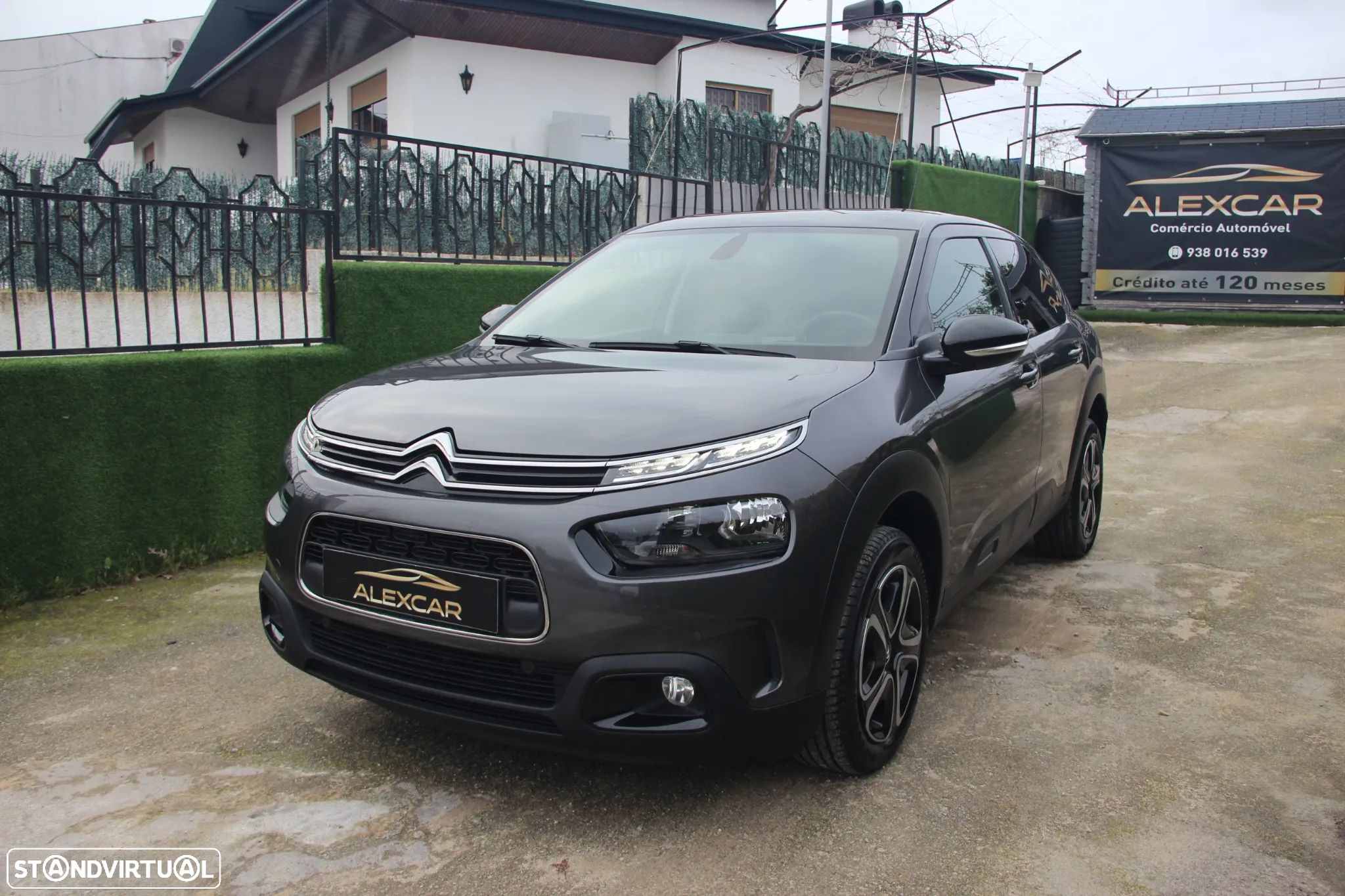 Citroën C4 Cactus 1.2 PureTech Shine - 1