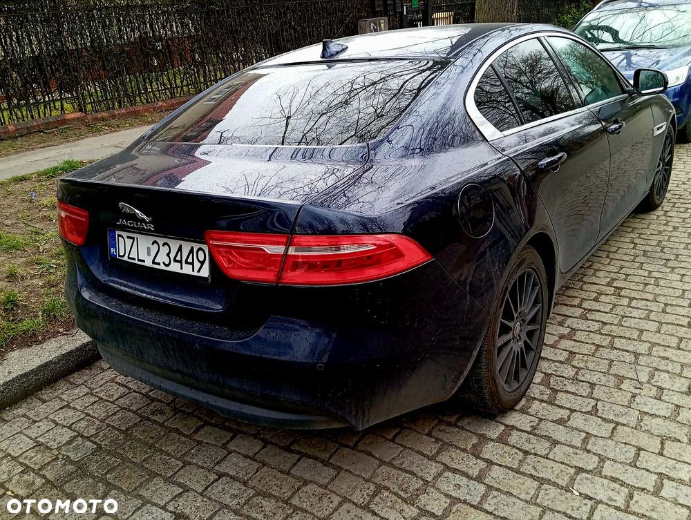 Jaguar XE 2.0 D Prestige - 2