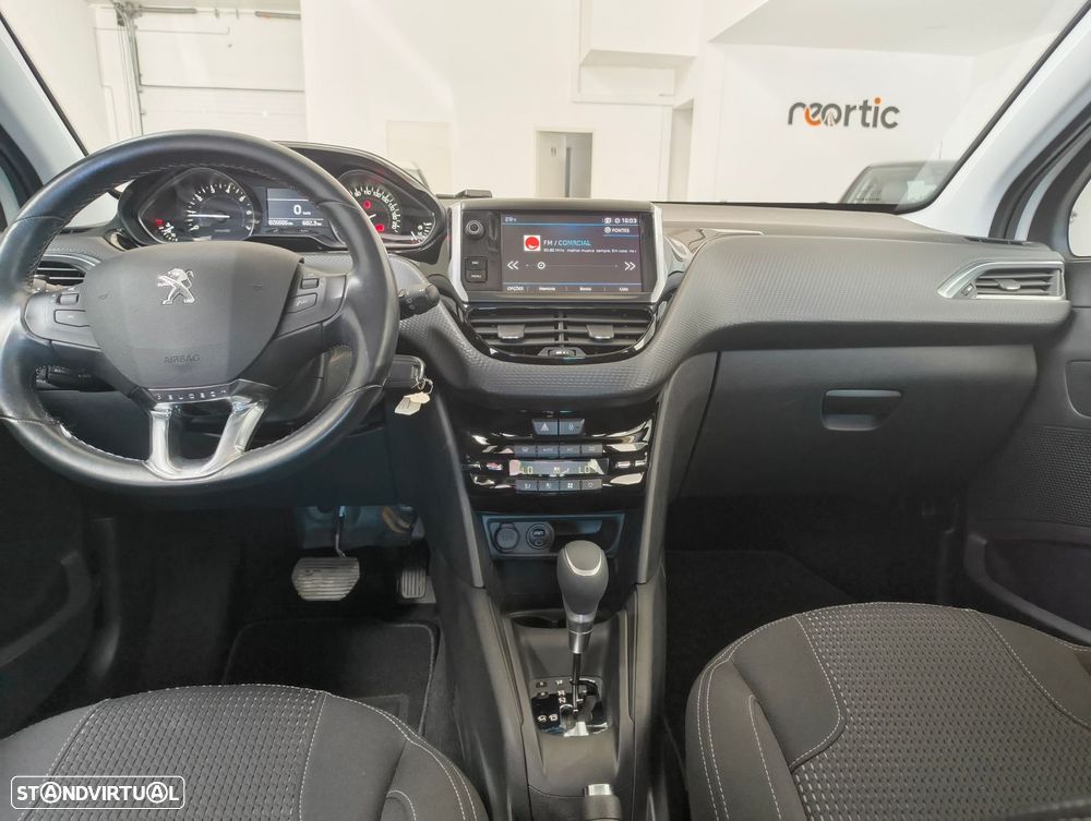 Peugeot 208 1.2 PureTech Allure EAT6 - 16