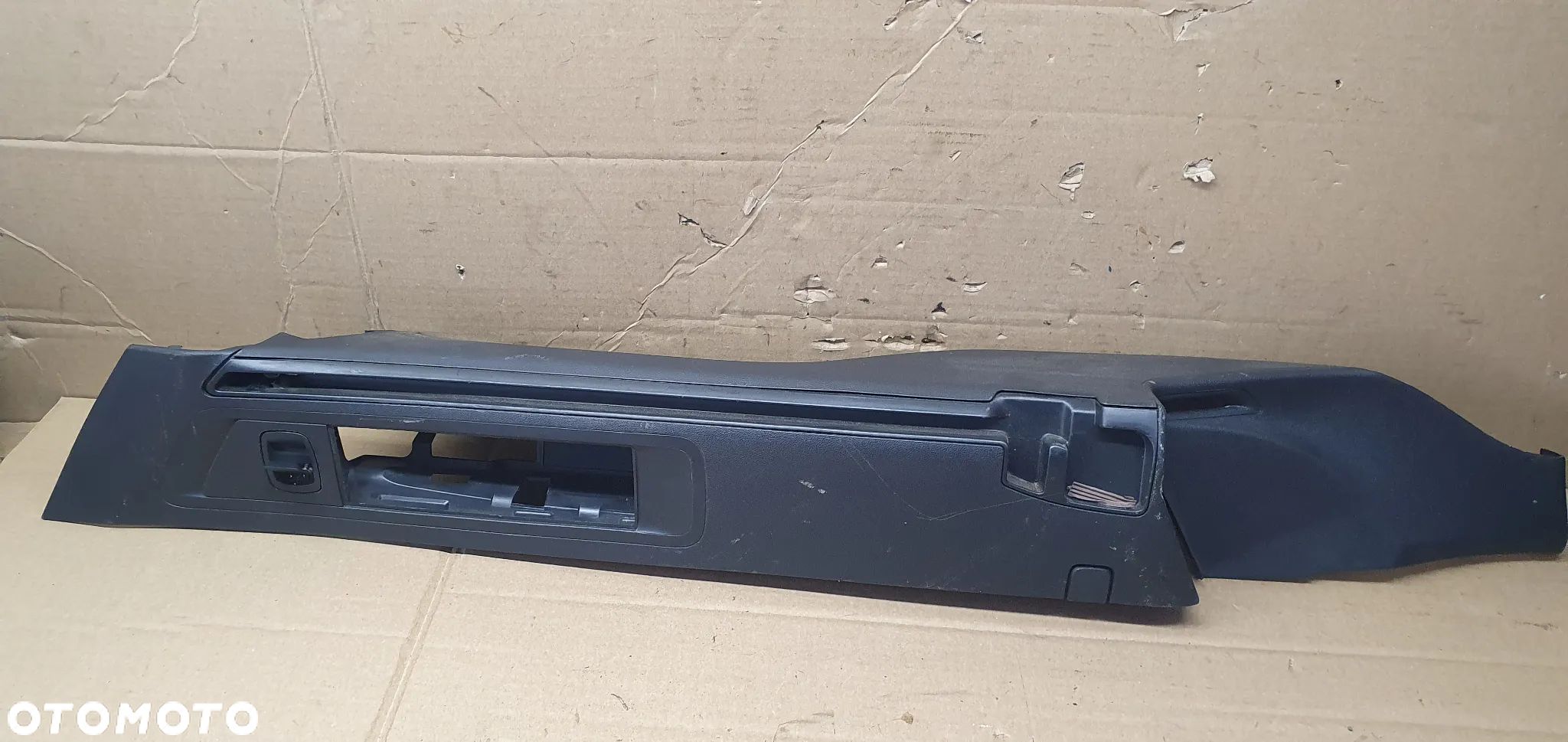Osłona mocowanie rolety lewy tył Citroen C5 III 9682033377 9683811477 - 1