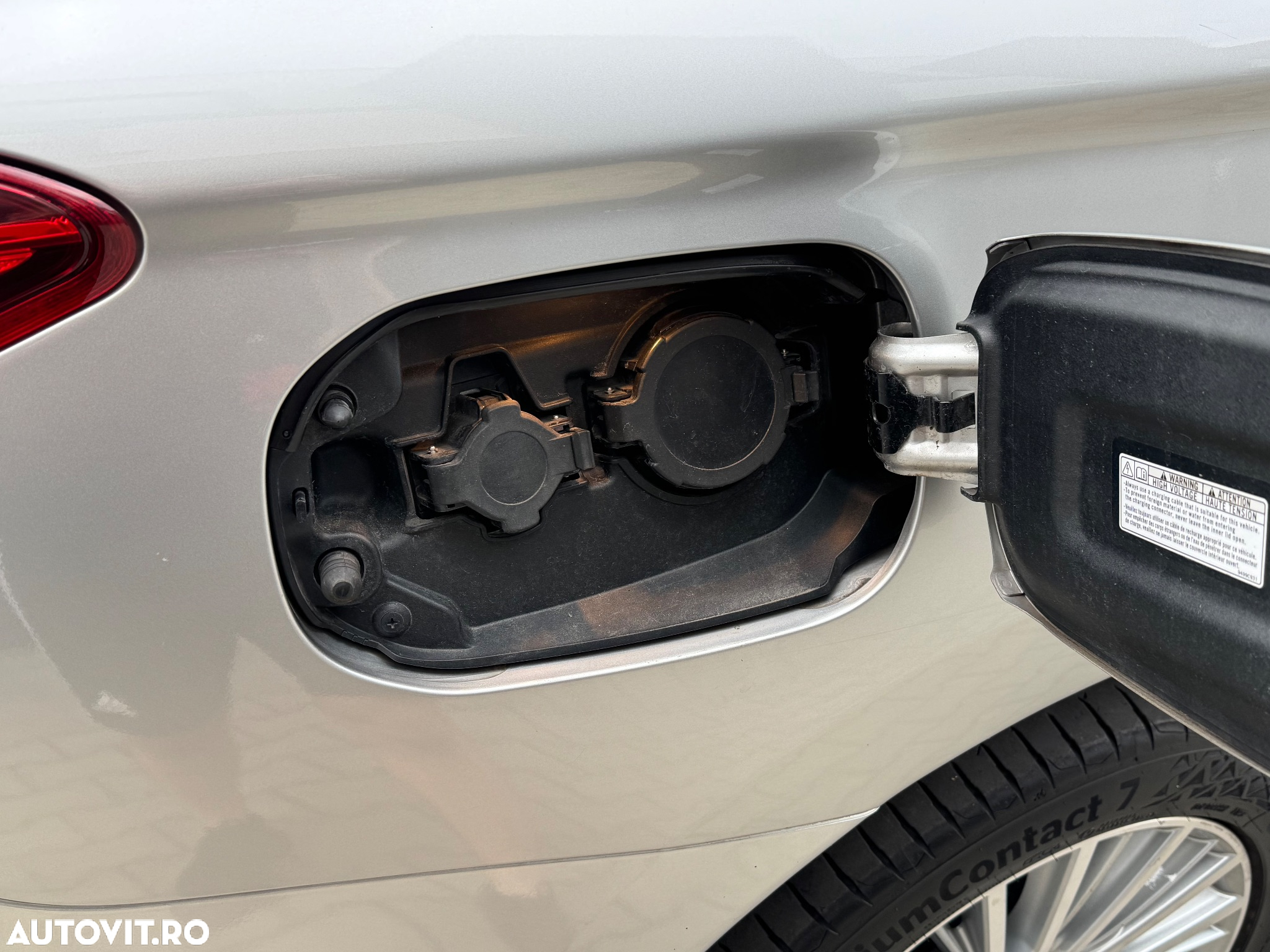 Mitsubishi Outlander 2.4 4WD Plug-In Hybrid Plus - 21