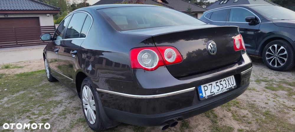 Volkswagen Passat 2.0 TDI DPF Highline DSG - 2
