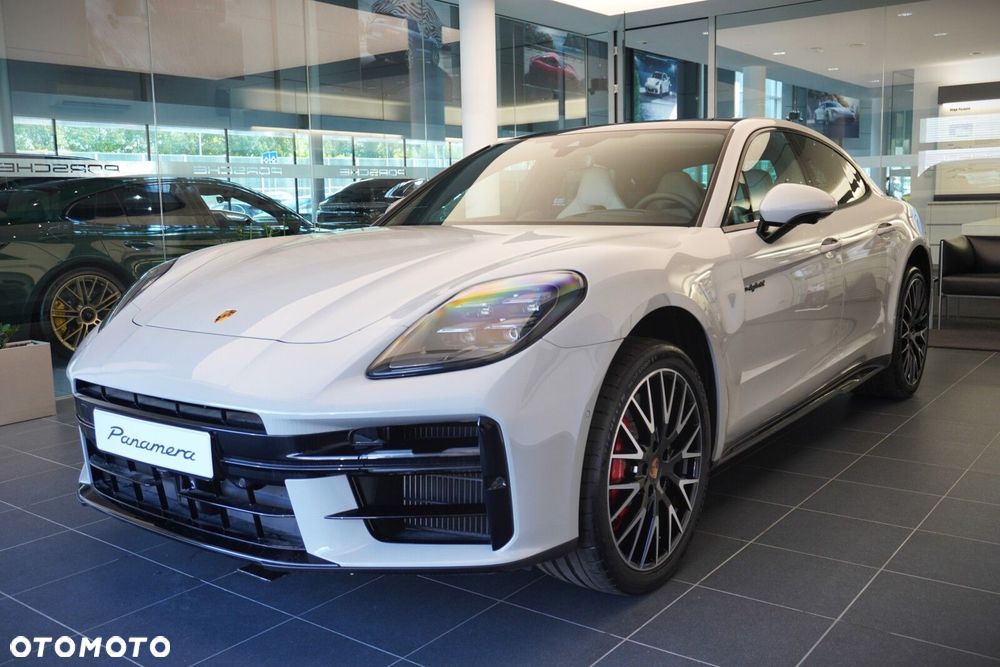 Porsche Panamera - 4
