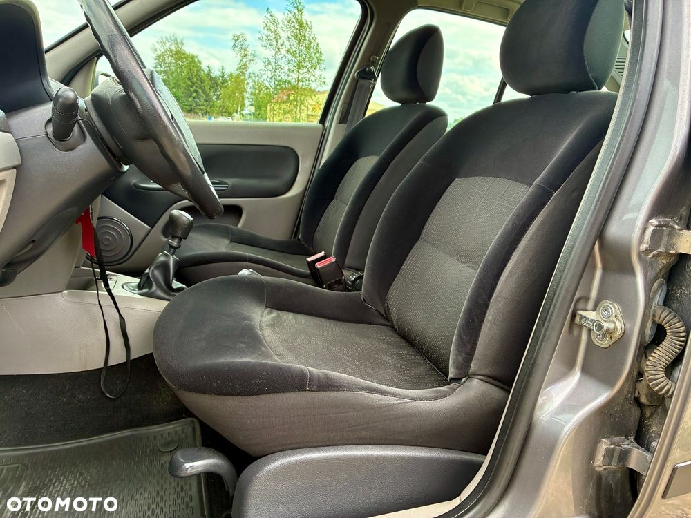 Renault Thalia 1.2 16V All Inclusive Euro5 - 19