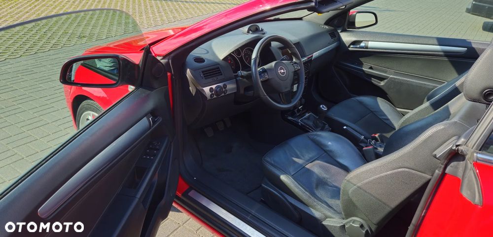 Opel Astra GTC 1.9 CDTI Cosmo - 11