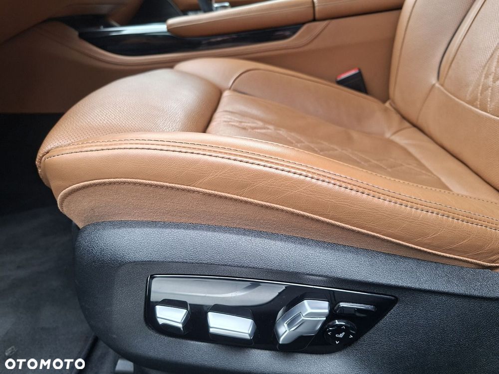 BMW Seria 7 750Ld xDrive - 33