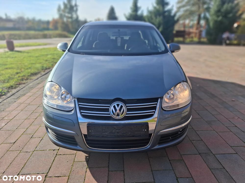 Volkswagen Jetta 2.0 TDI DPF Highline - 2