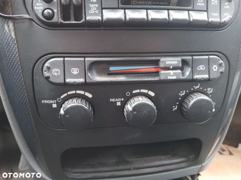 CHRYSLER GRAND VOYAGER IV 04-08 3.8 MPFI SXT - RADIO PBE - 18