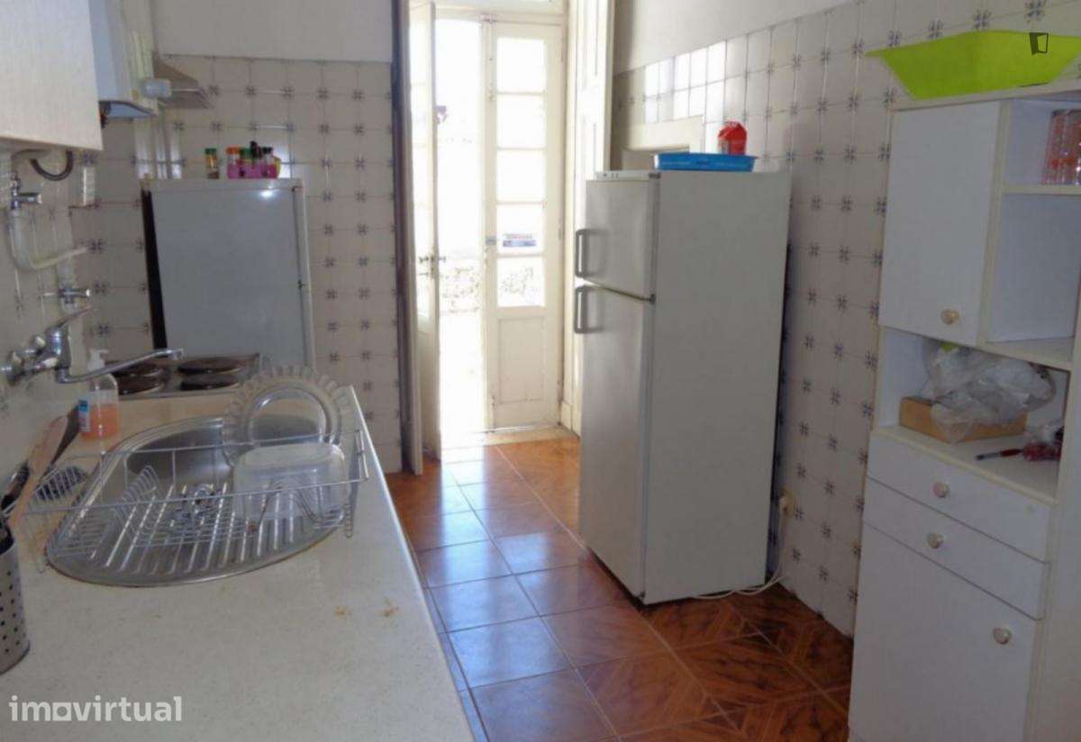 Quarto - localizado em  Coimbra - Grande imagem: 3/6