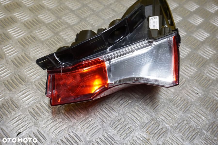 TOYOTA C-HR 2018 2019 2020 - LAMPA TYŁ PRAWA TYLNA USA - 11