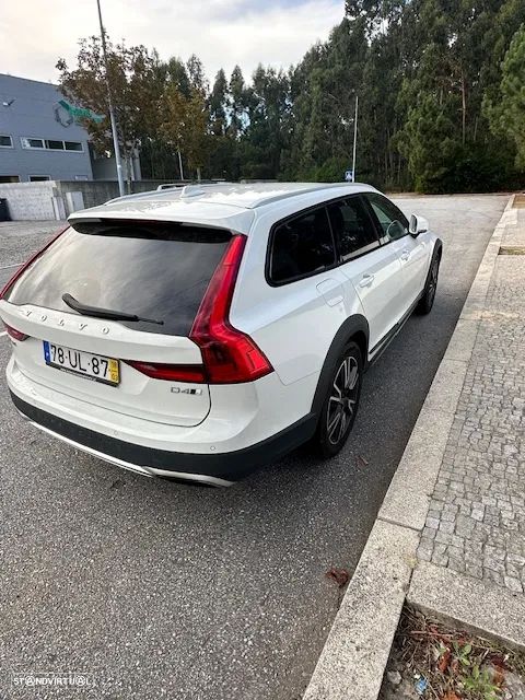Volvo V90 Cross Country 2.0 D4 Plus AWD Geartronic - 4
