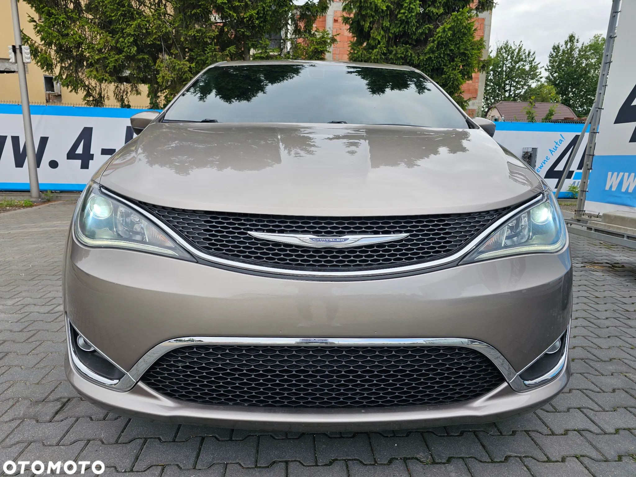 Chrysler Pacifica - 5