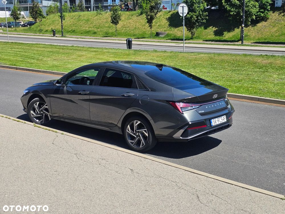 Hyundai Elantra 1.6 Smart - 11