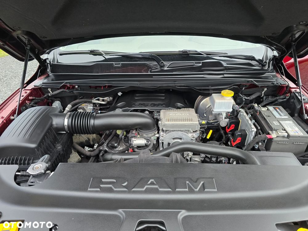 RAM 1500 Crew Cab Shortbed Longhorn - 18