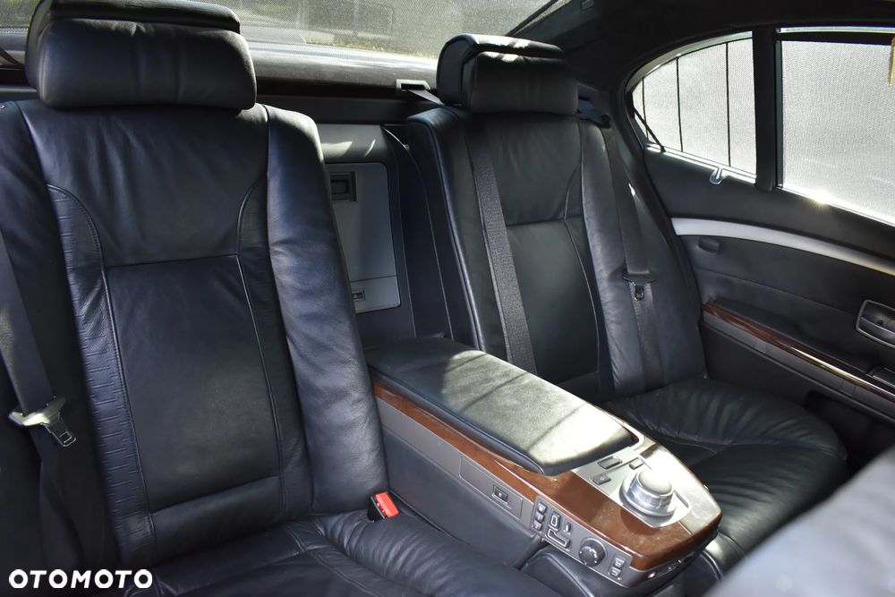 BMW Seria 7 - 22