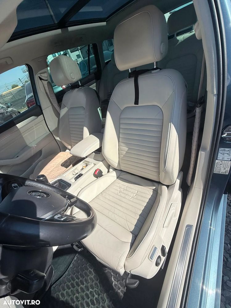 Volkswagen Passat - 11