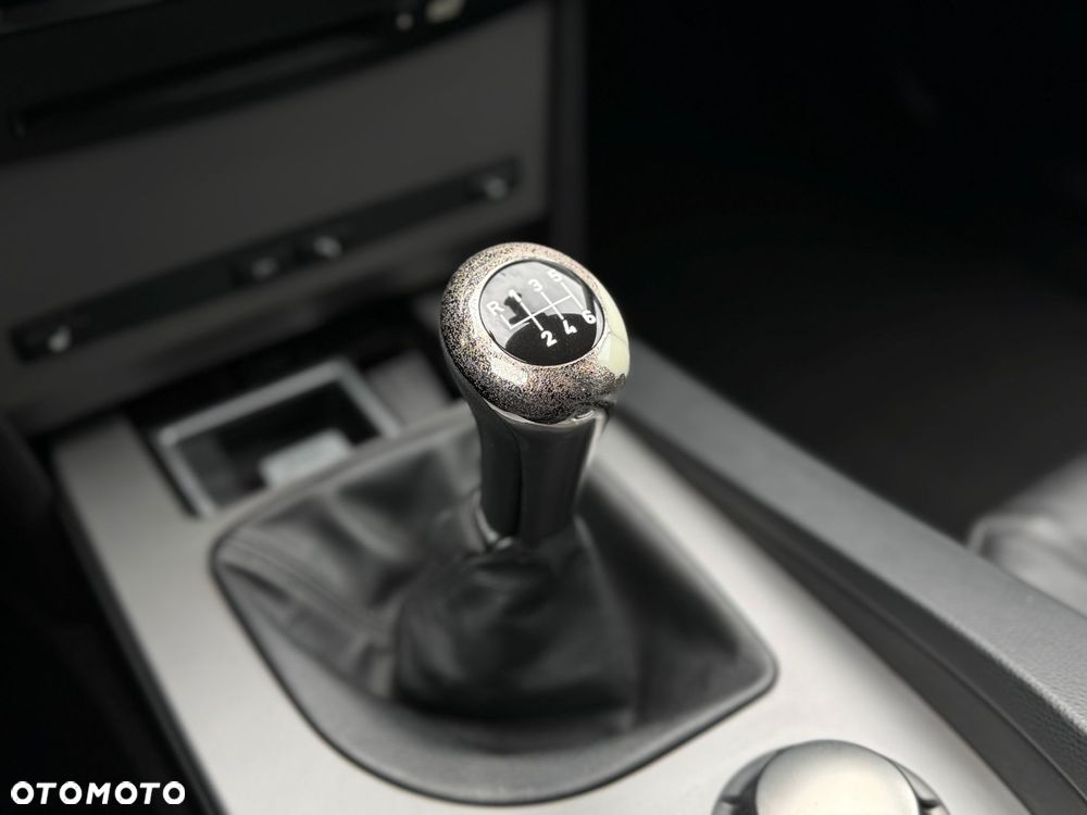 BMW Seria 5 525d - 11
