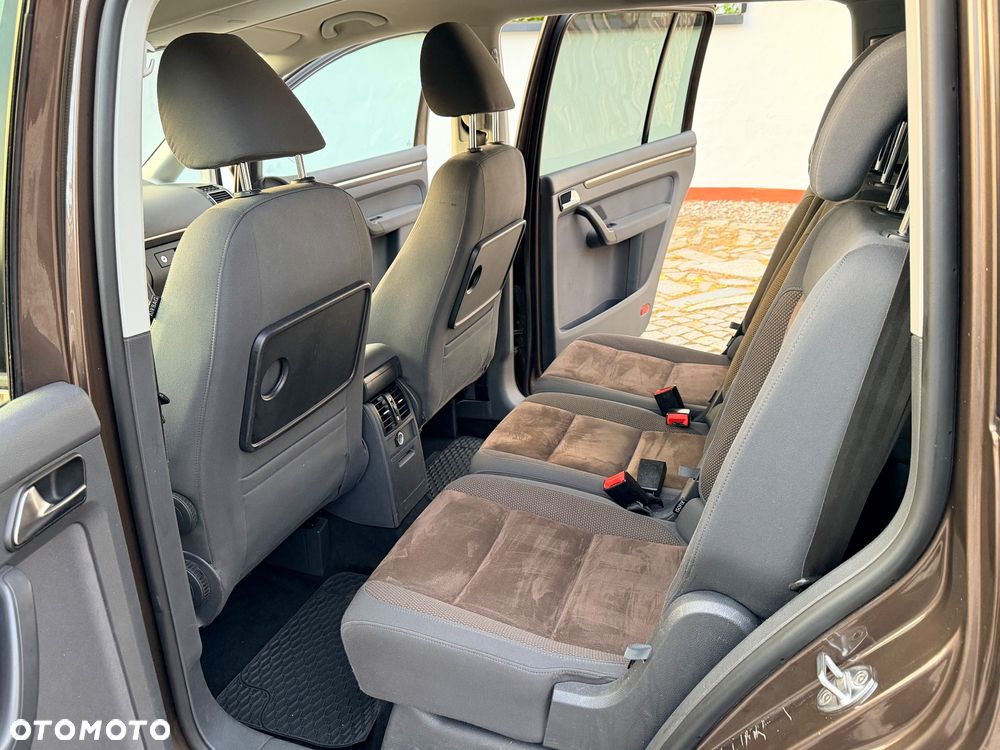 Volkswagen Touran 2.0 TDI DPF BlueMotion Technology STYLE - 10
