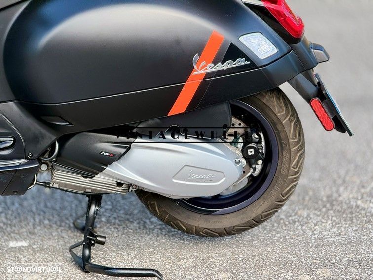 Vespa GTS Super Black Matte - 16