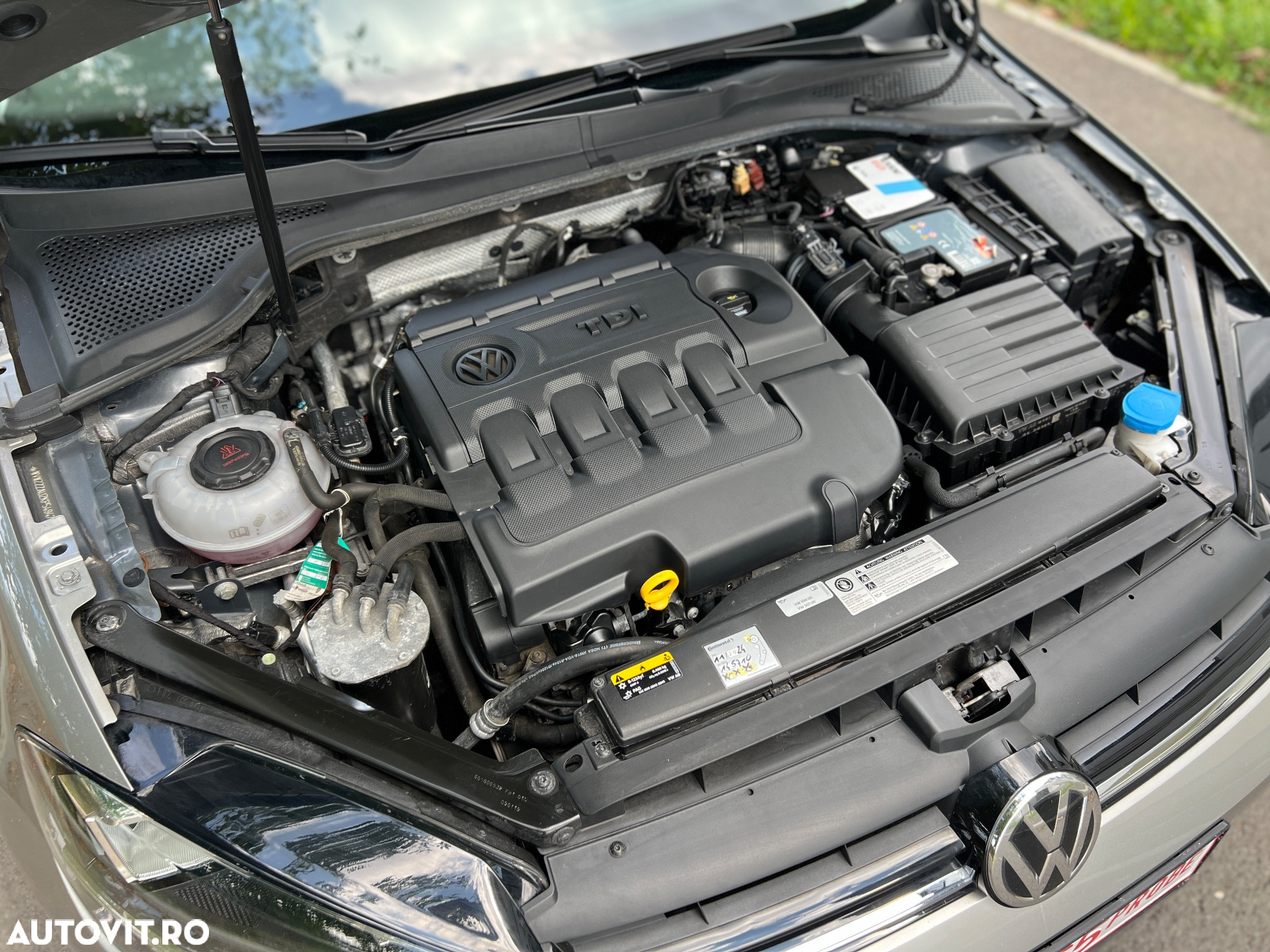 Volkswagen Golf Variant 1.6 TDI DSG Join - 16