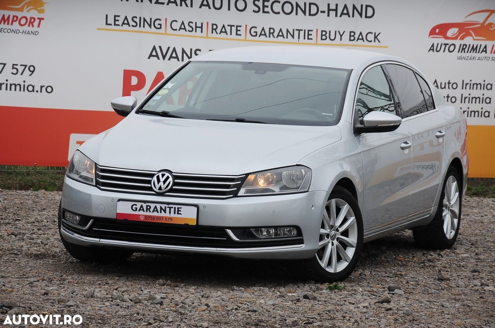 Volkswagen Passat - 1