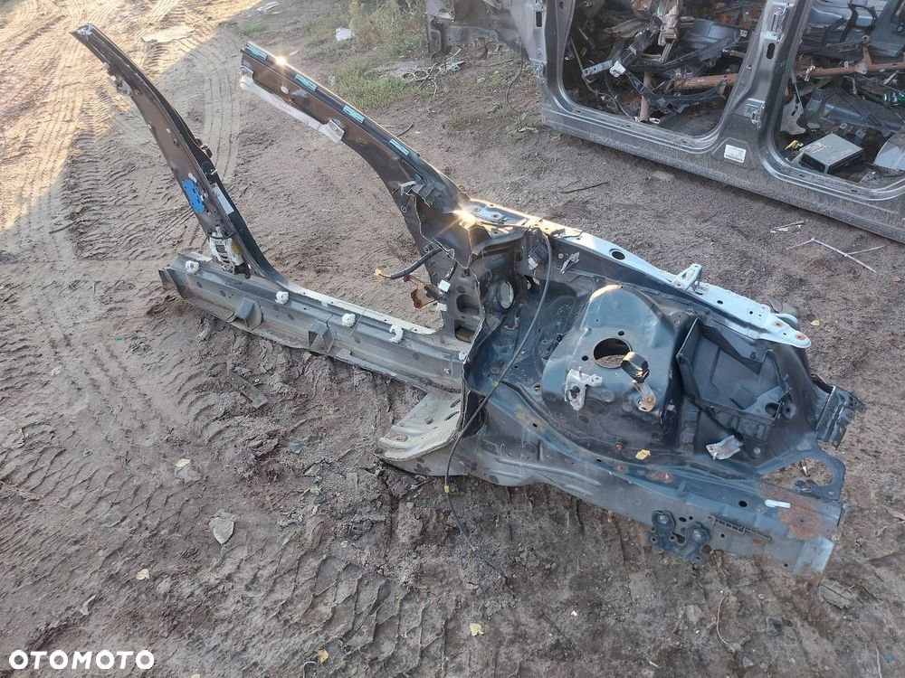 ĆWIARTKA PODŁUŻNICA LEWY PRZÓD LEXUS IS II - 8