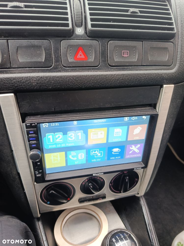 Volkswagen Golf - 6
