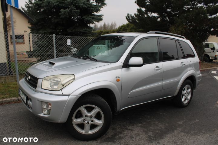 Toyota RAV4 D-4D 4x4 - 20