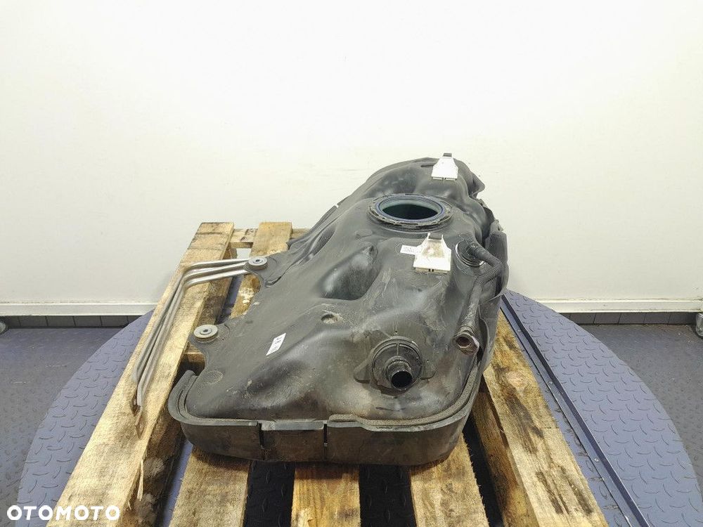 LEXUS ES VII LIFT 21- 2.5 HYB 218 KM ZBIORNIK BAK PALIWA 77100-33C00 - 2