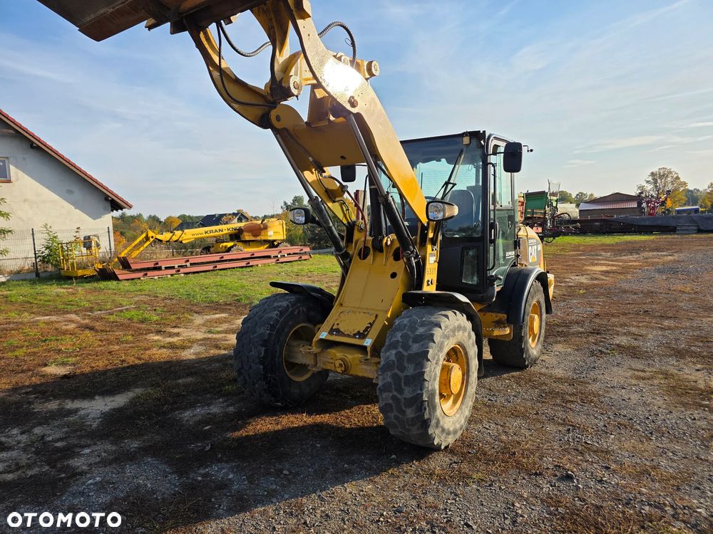 Caterpillar 906 / 908 - 10
