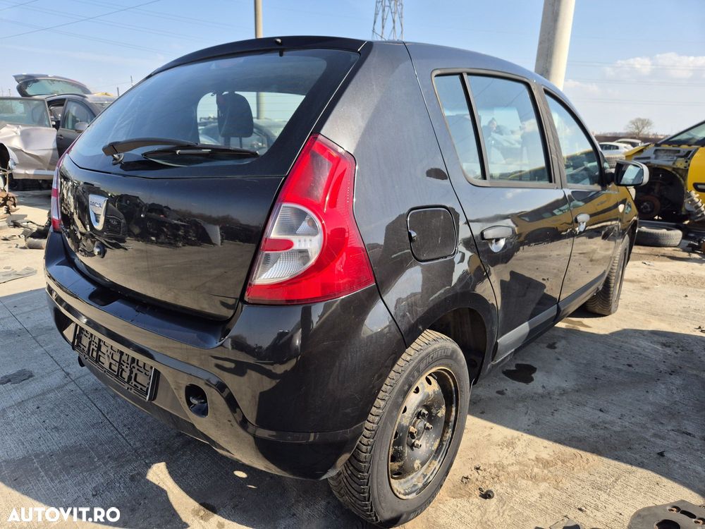 Dezmembram  Dacia Sandero 2010 1.2 16v Manual D4F - 3