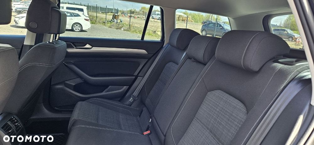 Volkswagen Passat Variant 2.0 TSI Business DSG - 29