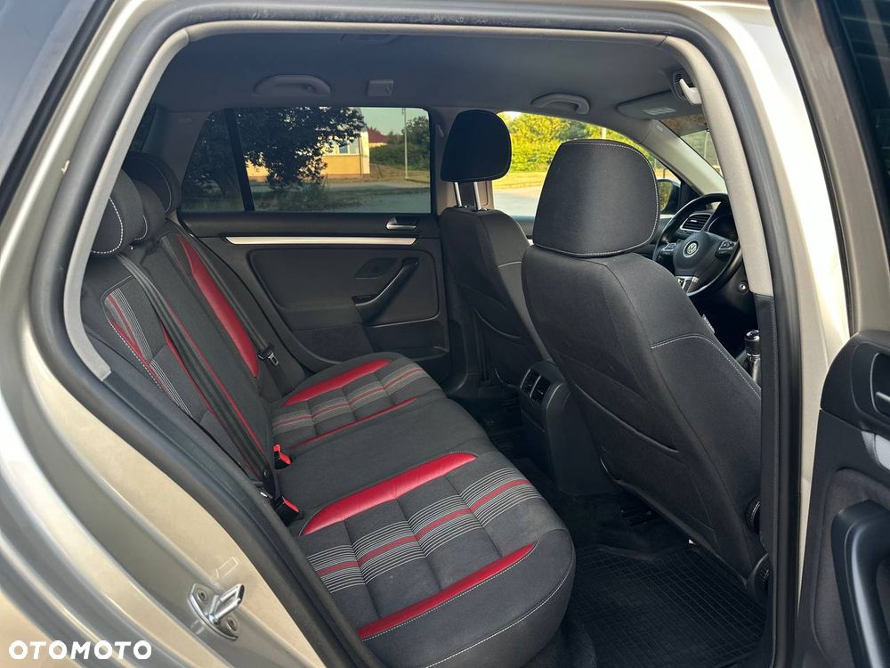 Volkswagen Golf 1.6 TDI DPF MATCH - 30