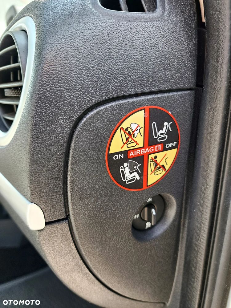 Renault Clio 1.2 16V 75 Expression - 23