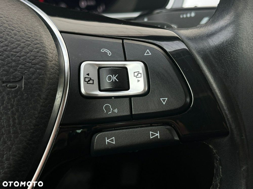 Volkswagen Passat - 18